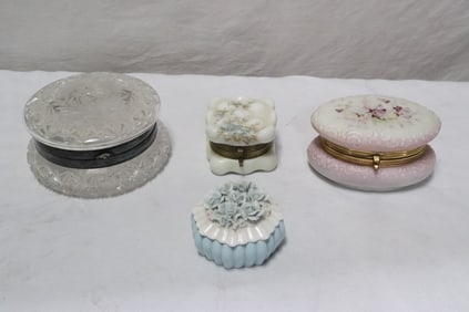 4 vintage dressing boxes