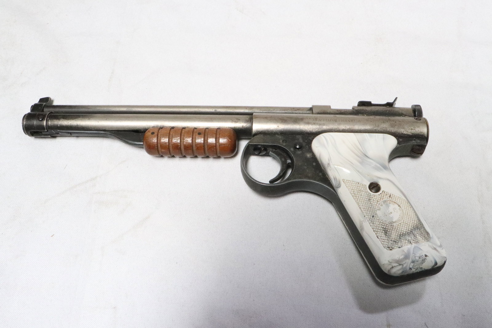 Vintage Benjamin Franklin BB gun: Vintage Benjamin Franklin BB gun, 11.15"L