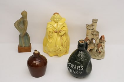 Lg David Winter castle, cookie jar, wine jar, art sculpture