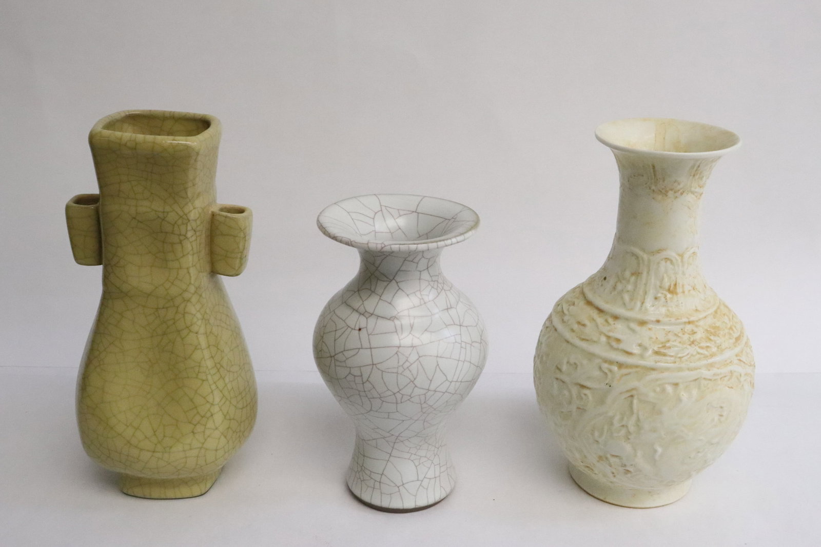 3 pieces Chinese porcelain: 3 pieces Chinese porcelain, 6.2"x3.65"dia - 7.8"x4.7"dia
