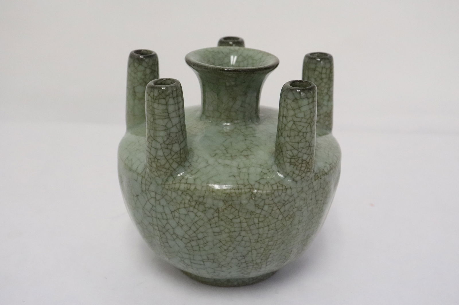 A grey glazed crackleware porcelain 6-hole vase (1 of 8)