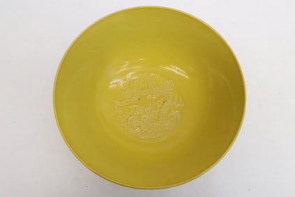 A light purple exterior glazed bowl