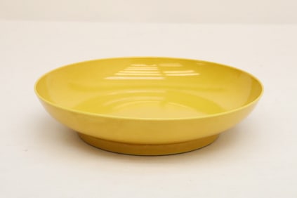Fine Chinese yellow glazed porcelain plate