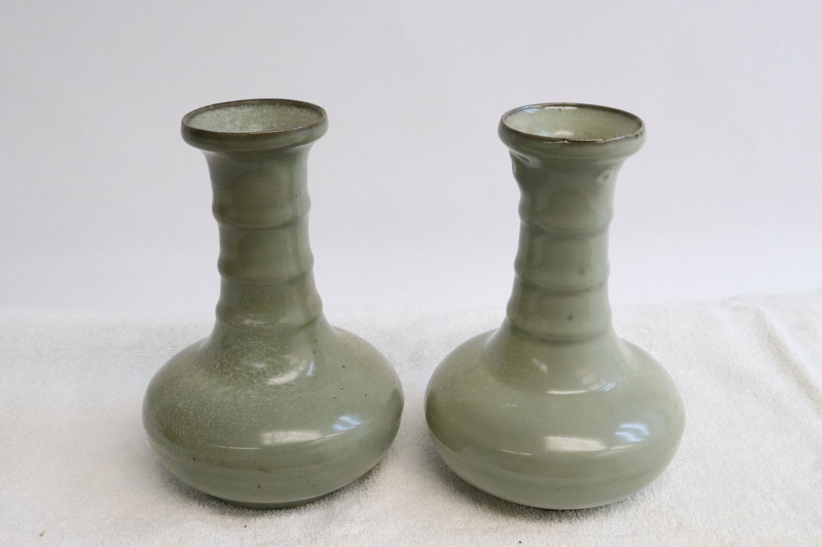 2 Song style vases (1 of 10)
