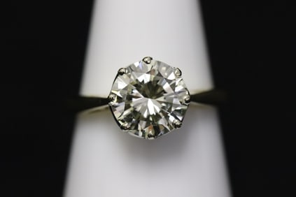 An 18K-22K Y/G 2.33ct diamond ring