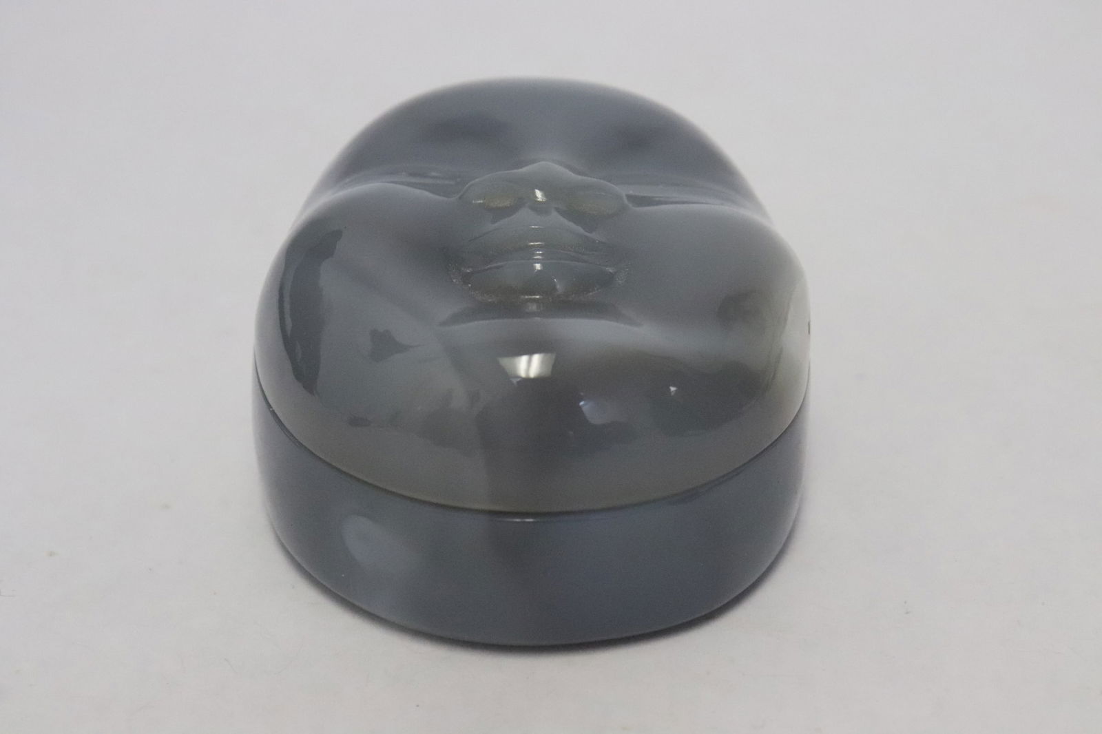 Chinese 19th/20th century agate carved box (1 of 8)