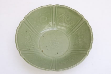 Chinese Ming Longquan Yao celadon bowl, c1600AD