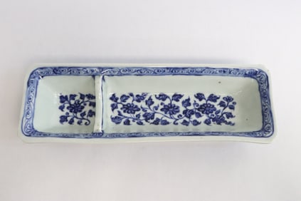 Chinese Ming blue & white porcelain brush wash