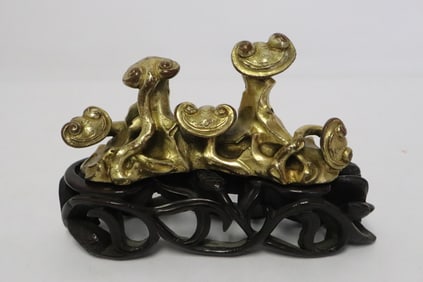Chinese 17th century gilt bronze brush mountain