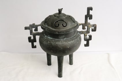 Chinese very heavy Ming bronze censer, c1600AD