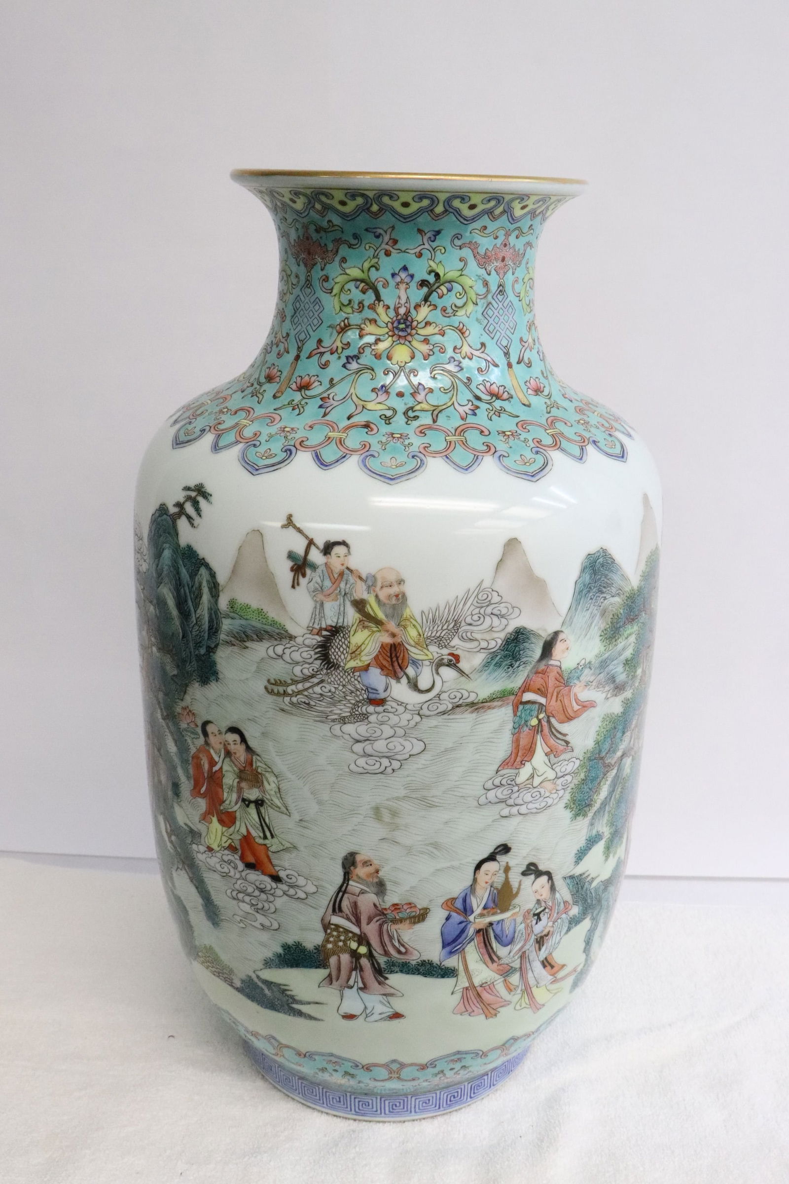Chinese early 20th century famille rose porcelain vase (1 of 11)