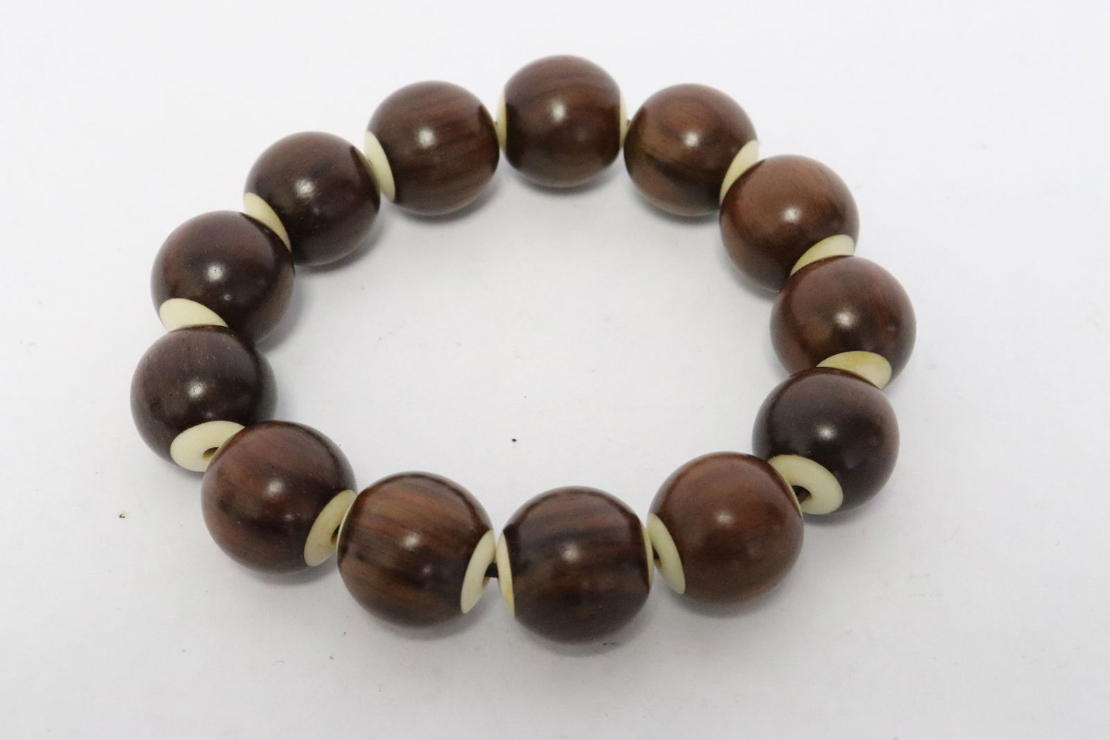 An early 20th c. huanghuali wood bead bracelet (1 of 7)