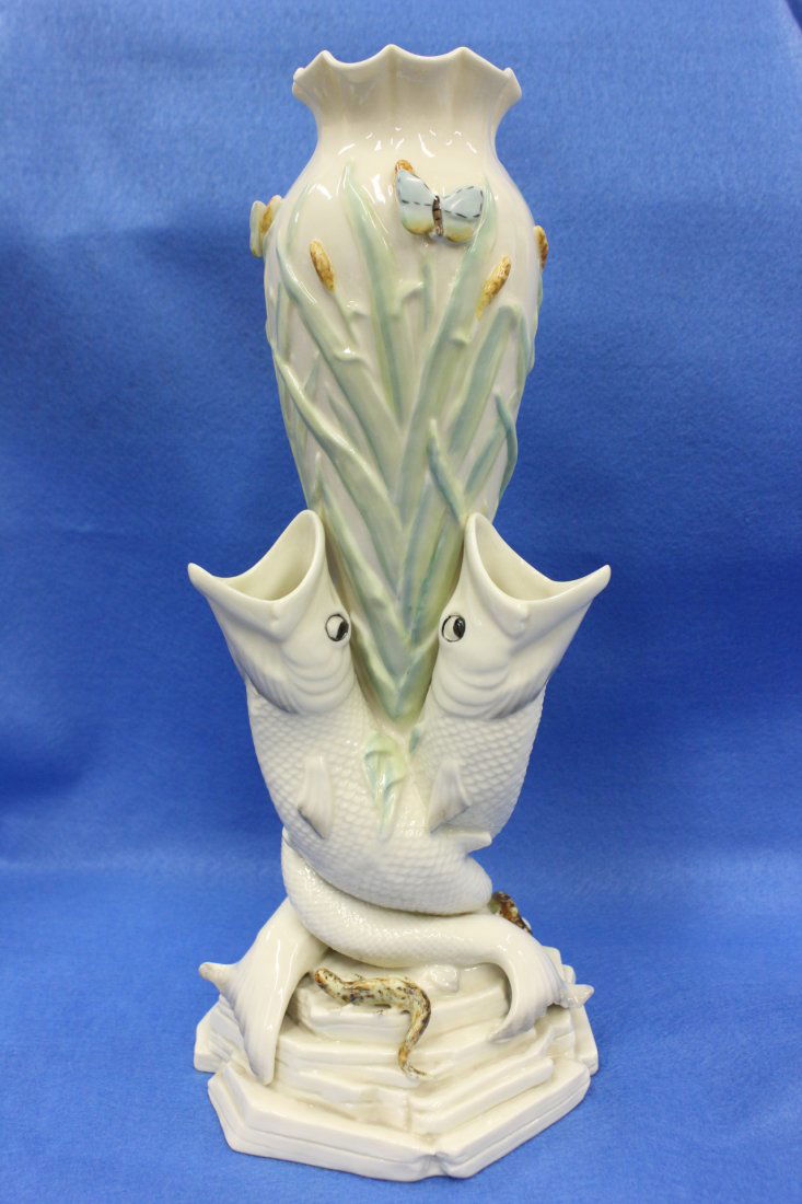 porcelain vase w/ triple fish motif by Belleek Feb 18, 2013