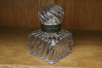 Baccarat ink bottle