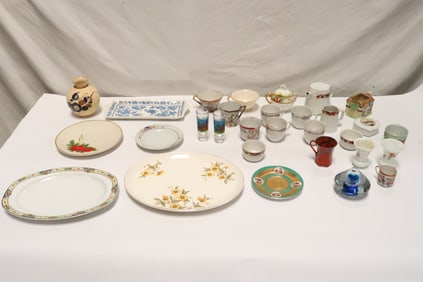 Lot of misc.; porcelain, glass, etc.