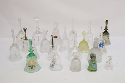 Approx. 20 piece crystal bells