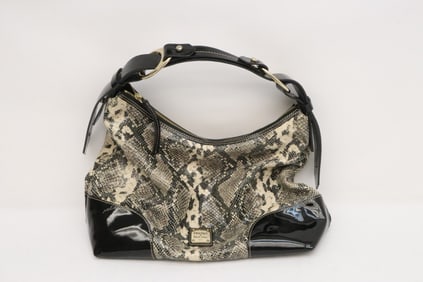 A Dooney and Bourke lady's handbag