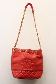 A red lady's shoulder bag