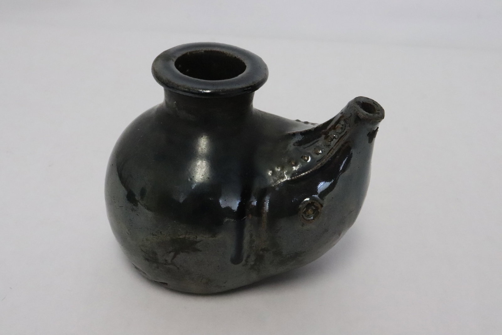 Vintage Korean black glazed water dripper: Vintage Korean black glazed water dripper, 3.3"x4.3"x3"