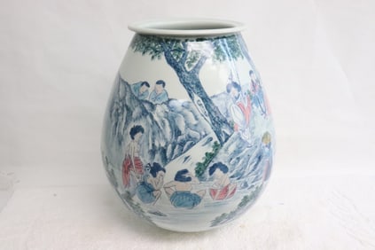 Large Korean jar, artist signed