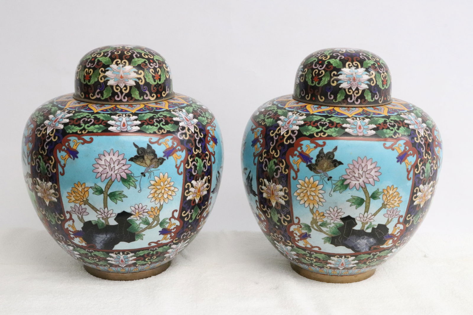 Pair Chinese 19th/20th century cloisonne covered jar: Pair Chinese 19th/20th century cloisonne covered jar, 10.1"x8.85"dia ea