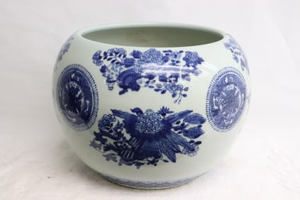Chinese blue and white porcelain large censer