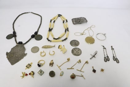 Lot of misc. jewelry