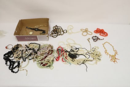 Lot of misc. jewelry