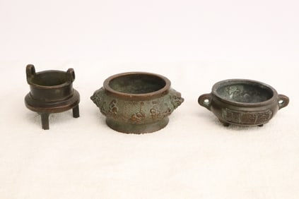 3 Chinese bronze small censers