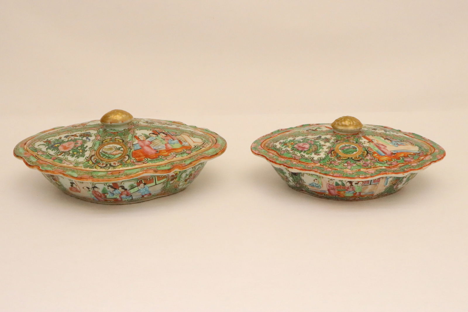 2 Chinese antique rose canton covered tureens (1 of 14)
