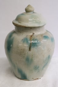 Chinese sancai covered jar