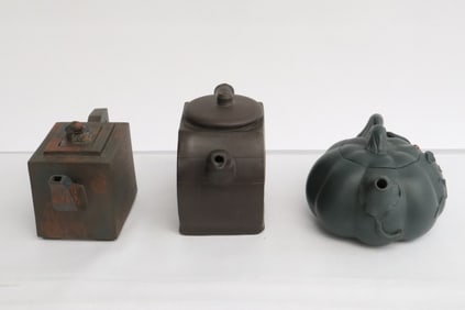 3 Chinese Yixing teapots