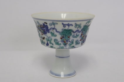 A doucai porcelain stem tea cup