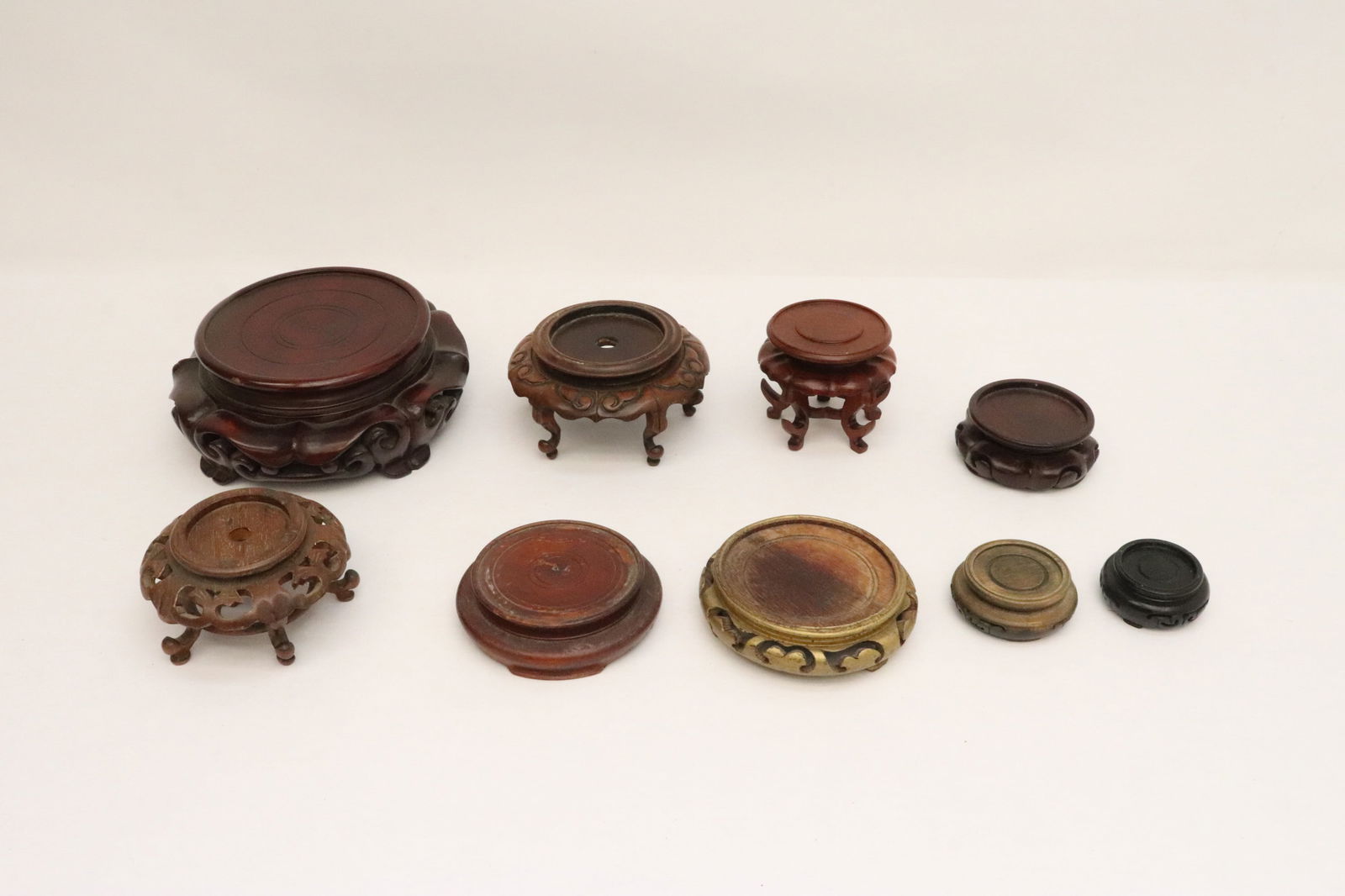 Lot of Chinese wood stands (1 of 9)