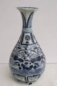 Chinese blue and white porcelain vase