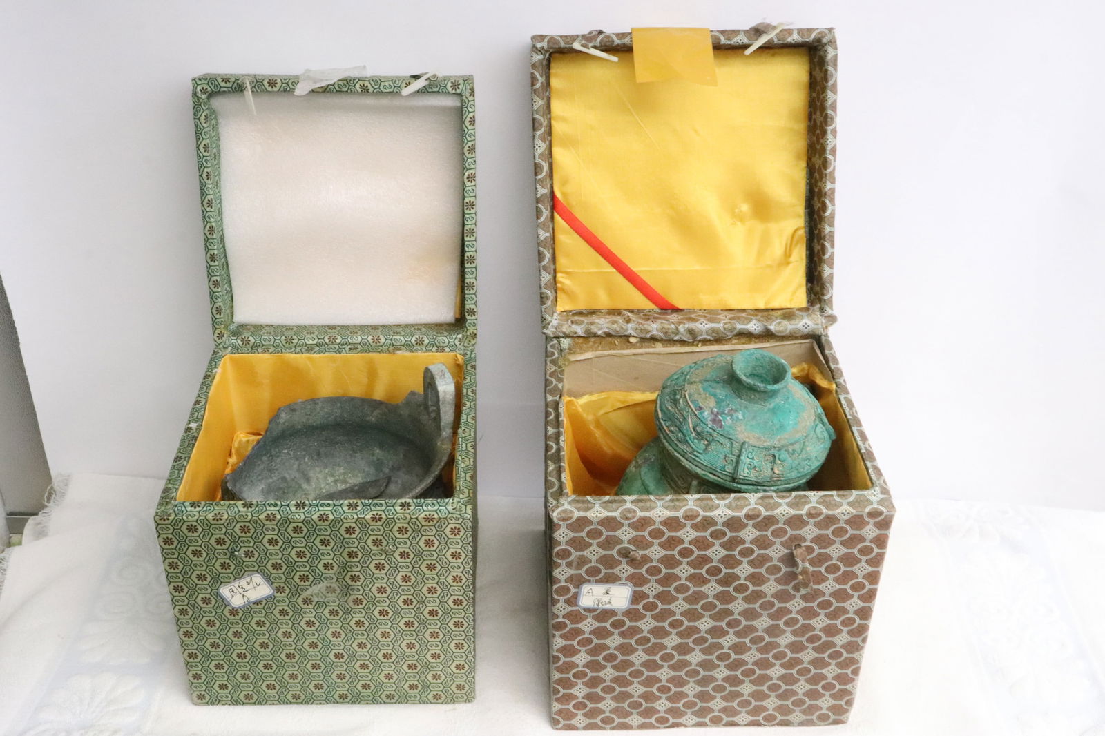 2 archaic style bronze vessels, damage (1 of 10)