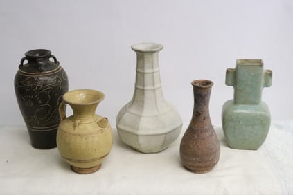 5 vases