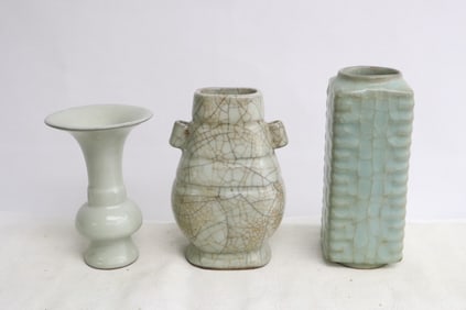 3 porcelain vases