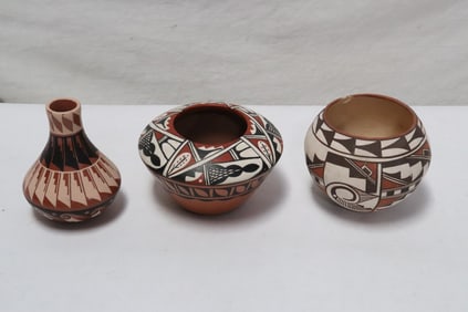 3 signed native American pottery vase/jar
