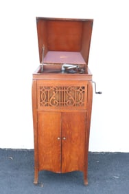Victorian floor victrola by Wondertone