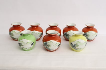8 wucai small porcelain jars