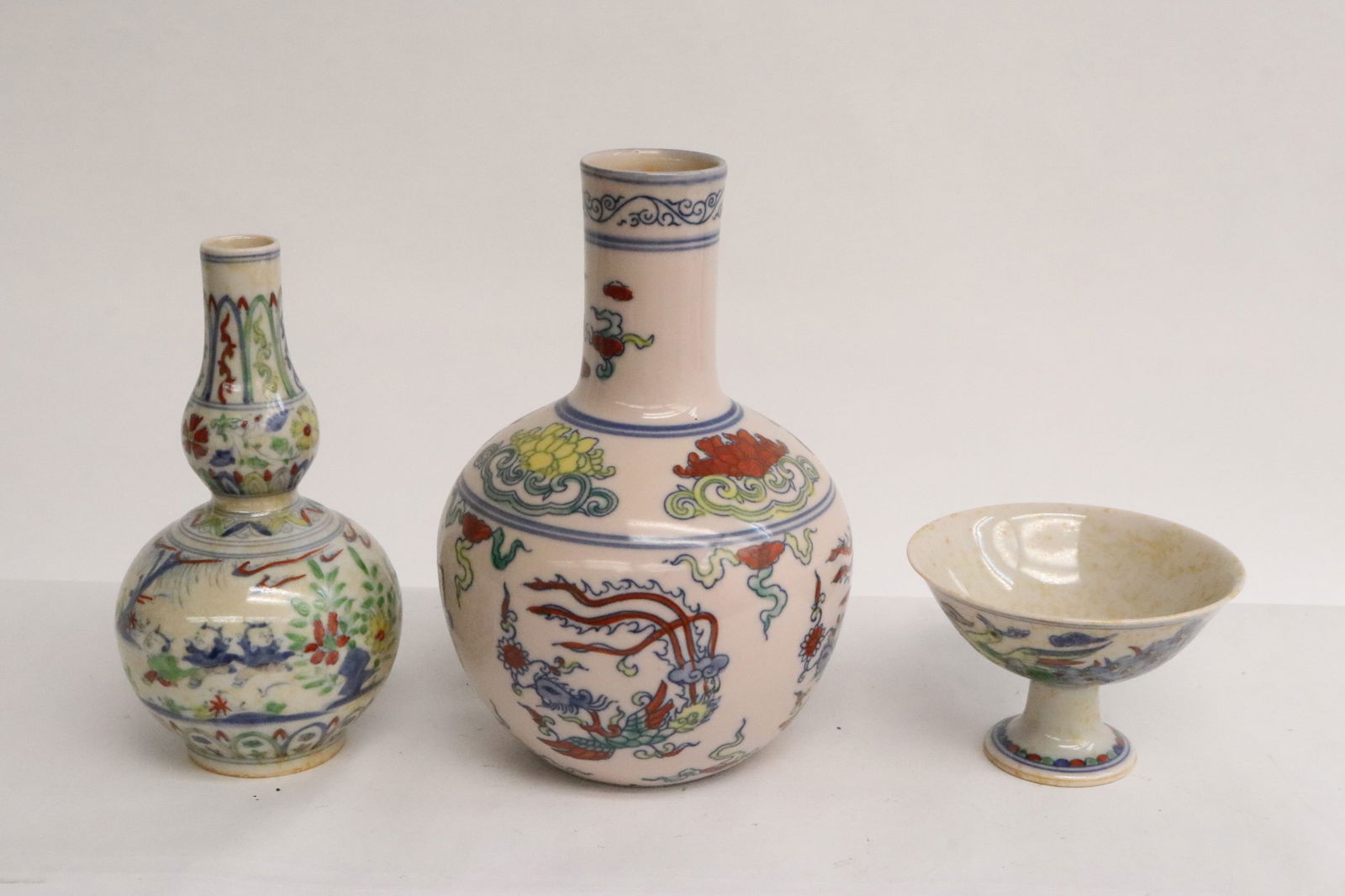 3 pieces Chinese wucai porcelain (1 of 11)