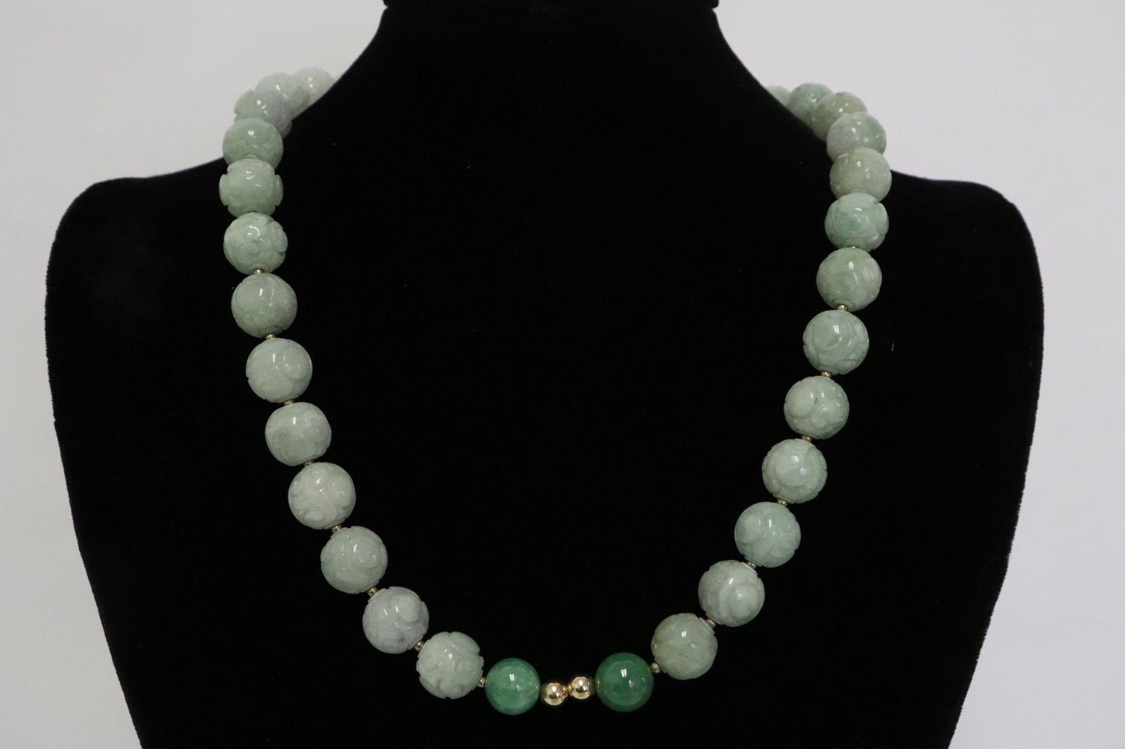 carved jadeite bead necklace w/ 14K Y/G ball clasp (1 of 8)