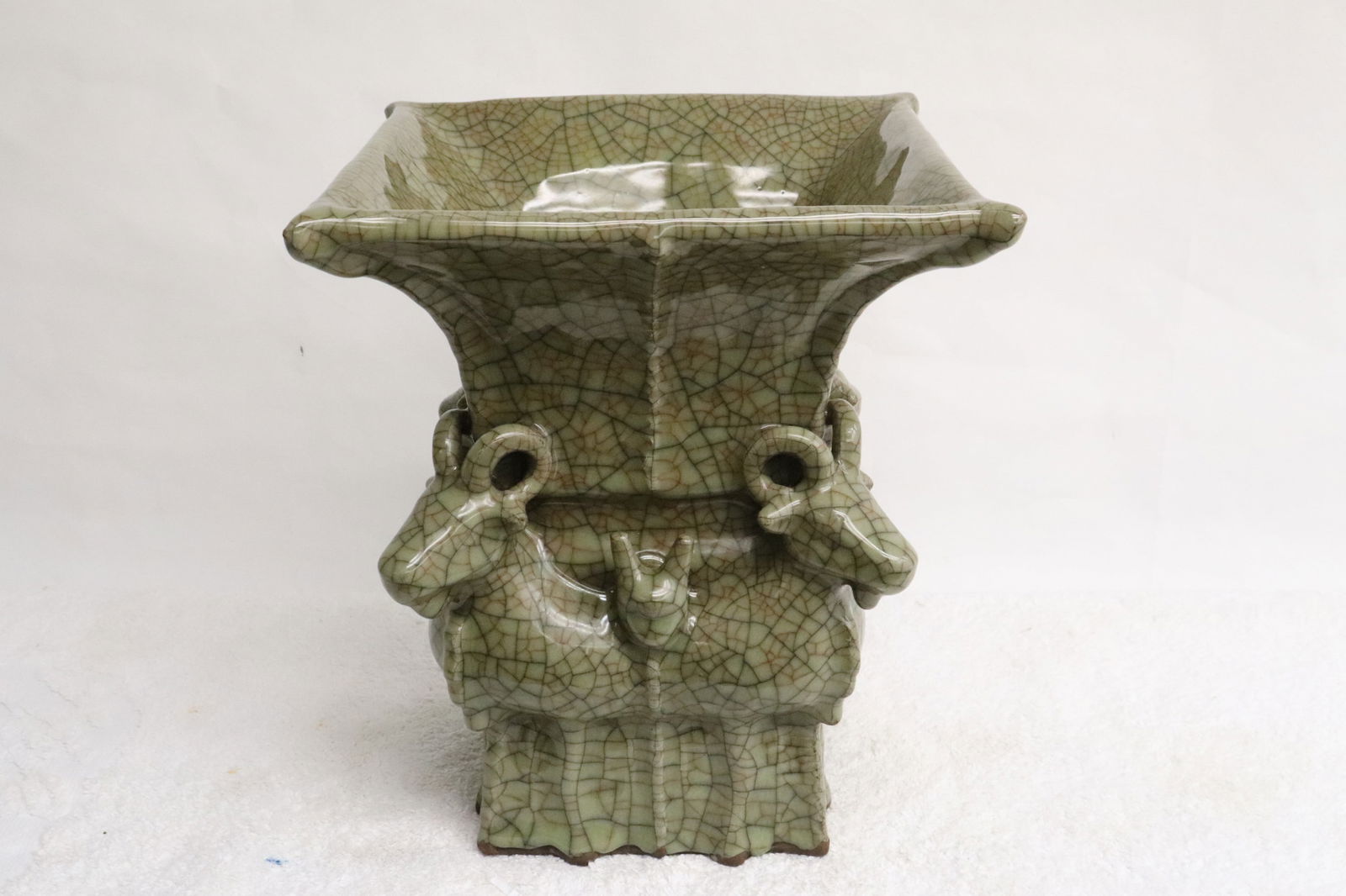 Large Chinese crackleware porcelain square jar (1 of 10)