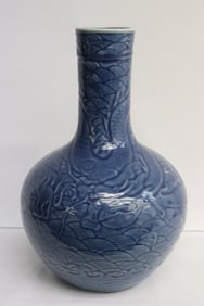 Chinese early 19th century porcelain bottle vase