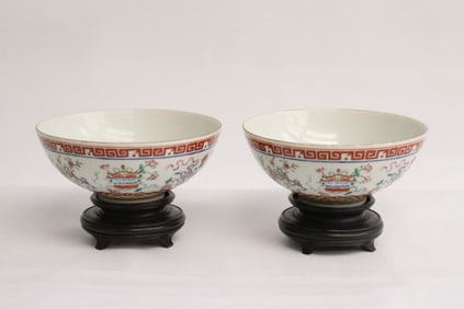 Pair Chinese 19th/20th c. porcelain bowls, Guangxu mark