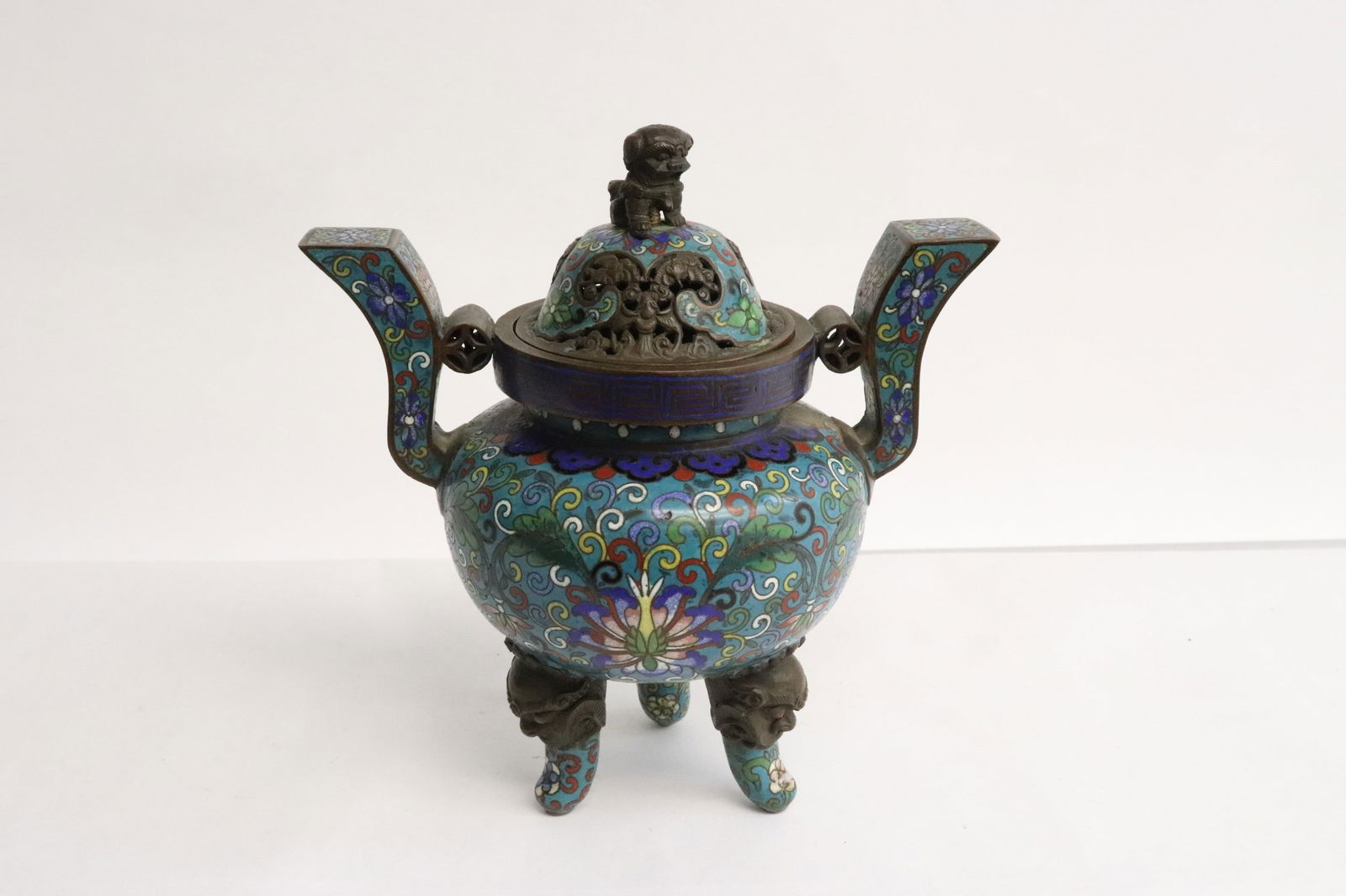 Chinese cloisonne tripod censer: Chinese cloisonne tripod censer, 6.7"x6.2"x4"