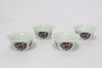 4 Chinese doucai porcelain tea cups