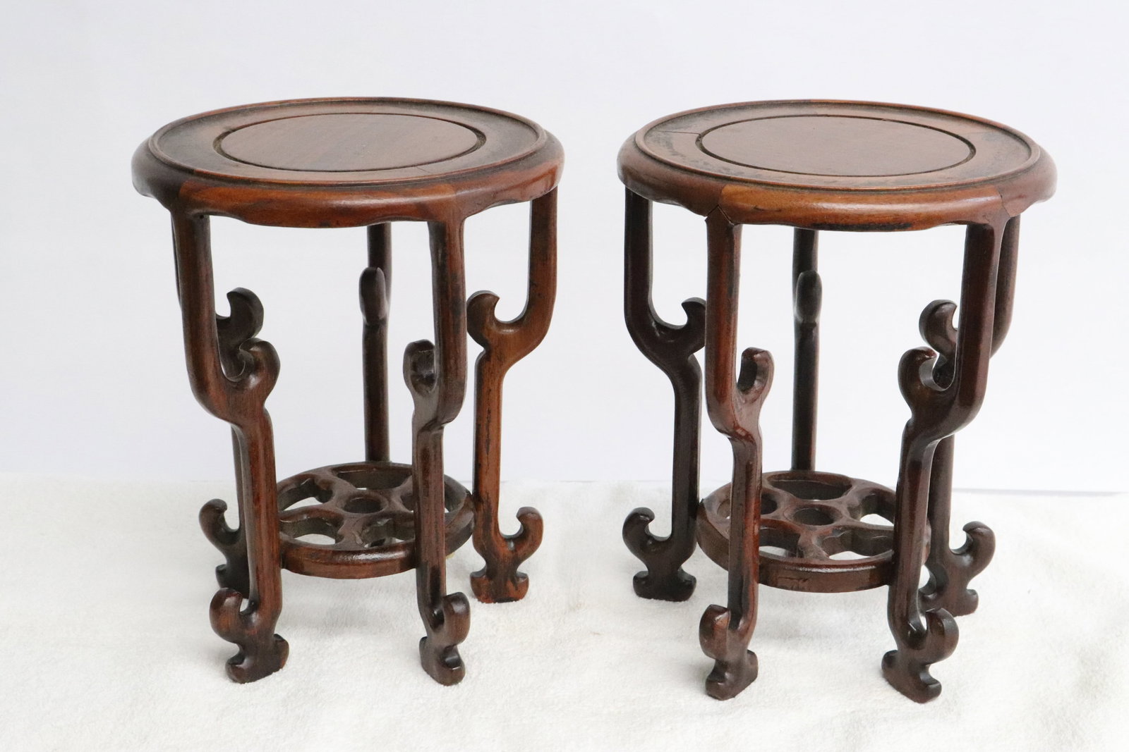 Pair table top pedestal wood stands: Pair table top pedestal wood stands, 7.4"x5.85"dia ea