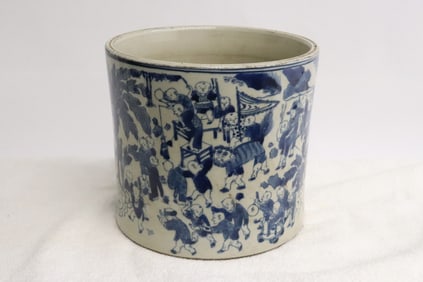 Large Chinese blue & white porcelain brush holder